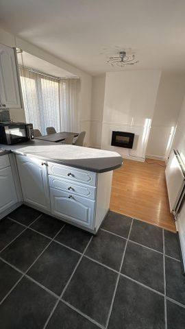 3 bedroom semi-detached house to rent - Photo 3