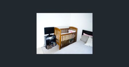 Perfect Location! - Photo 4