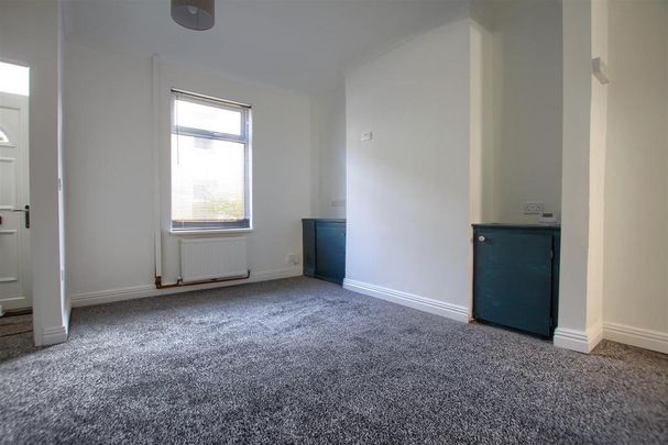 2 bedroom house to rent - Photo 1