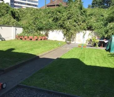 Großes möbliertes WG Zimmer in schöner WG in Köln - Photo 1