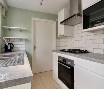 2 bedroom semi-detached house to rent - Photo 4