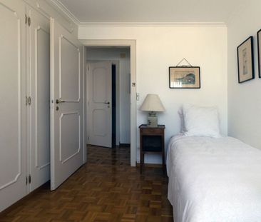 Zu vermieten - Schönes möbliertes 4.5-Zimmer-Apartment mit Seeblick... - Photo 1