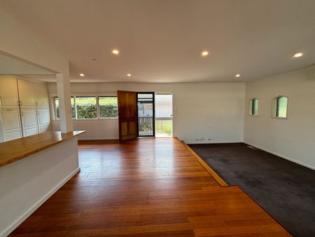 THREE BEDROOM HOUSE WITH A BUNGALOW - Photo 3