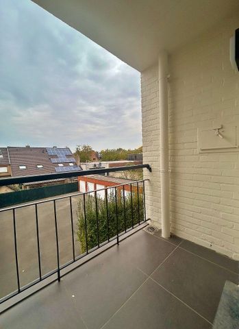 Lichtrijk en gerenoveerd appartement in het centrum van Ieper - Photo 3
