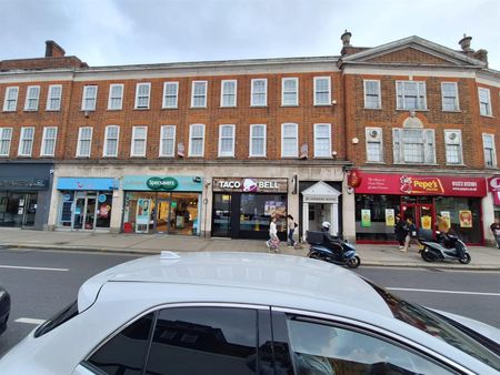 High Street, Epsom KT19, London - Photo 5