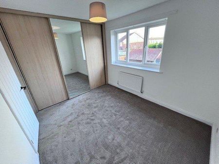 2 bedroom end of terrace house to rent - Photo 3