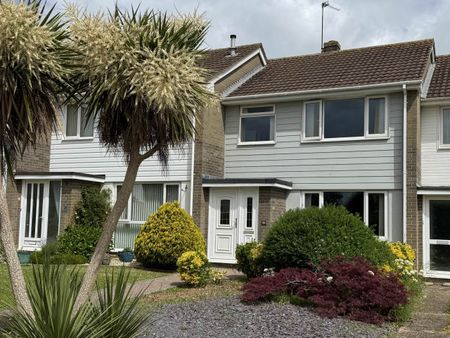 3 bed terraced house to rent in Causey Gardens, Exeter, EX1 - Photo 3