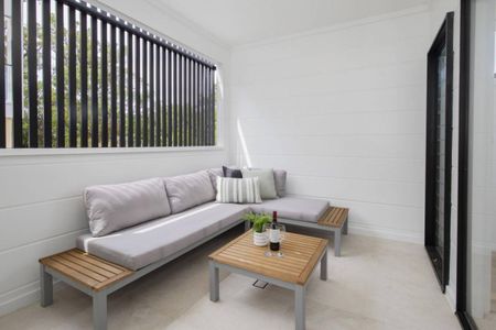 Luxurious New 4-Bedroom Townhouse with Water Views, Private Lift & Premium Features - Photo 4