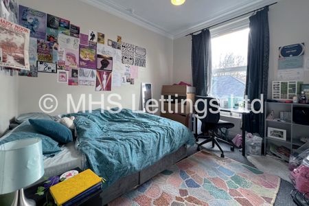7 Bedroom Mid Terraced House for rent in Regent Park Terrace - Photo 2