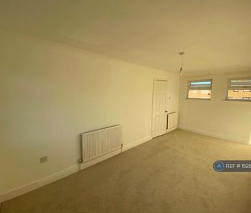 4 bedroom terraced house to rent - Photo 1