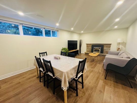 For Lease - 420 Paliser Crescent, Richmond Hill, Ontario - Photo 1