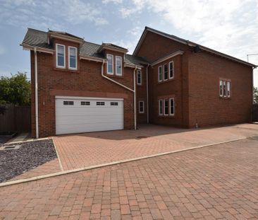 6 bedroom detached house to rent - Photo 4