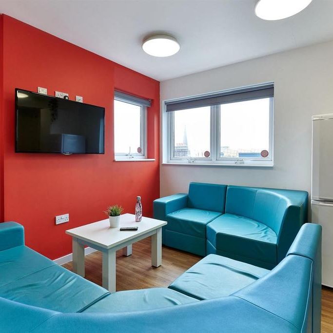 1 bedroom in a flat share to rent - Photo 1