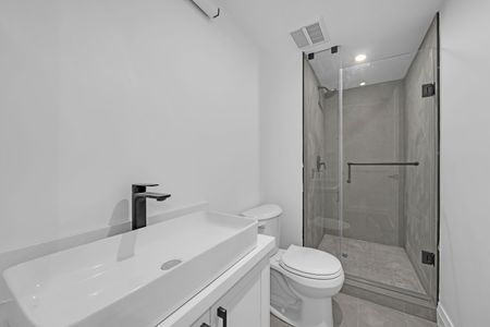 For Lease - 474 Montrose Avenue Unit# Lower, Toronto, Ontario - Photo 4