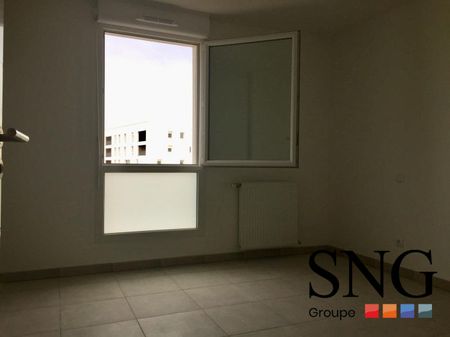 T3 AVEC LOGGIA ET PARKING - Photo 2