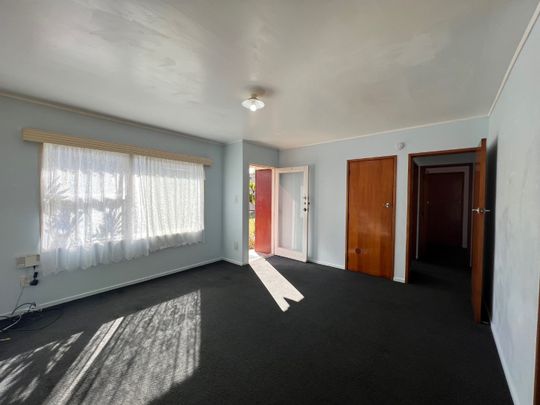 2/7 Thompson Street, Mangere East, Auckland - Photo 1