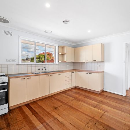 Location, Location, Location! - Photo 4