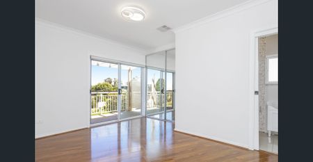 Stunning Family Home With Sweeping Views - Photo 2