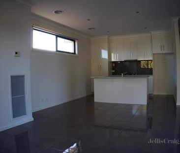 2/41 Landells Road, Pascoe Vale - Photo 3