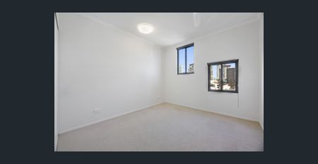 TWO BEDROOM WALK TO CBD AND LIGHT RAIL - Photo 3