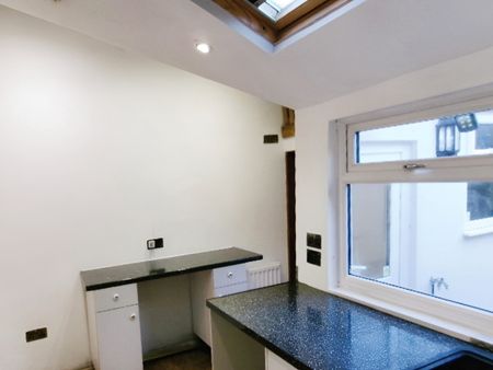 2 bedroom terraced house to rent - Photo 2