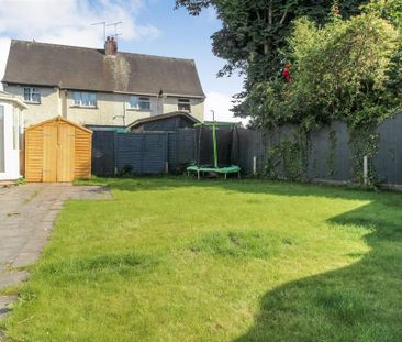 5 bedroom semi-detached house to rent - Photo 2