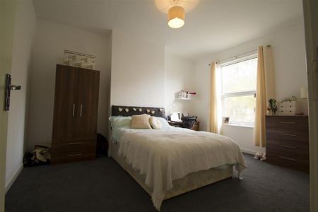 5 bedroom terraced house to rent - Photo 3