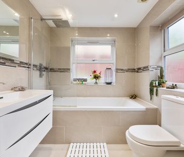 🏡 Beautiful Property - 5 mins walk from Wood Green 🏡 Room 3 - Photo 3