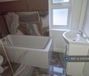 4 bedroom detached house to rent - Photo 3