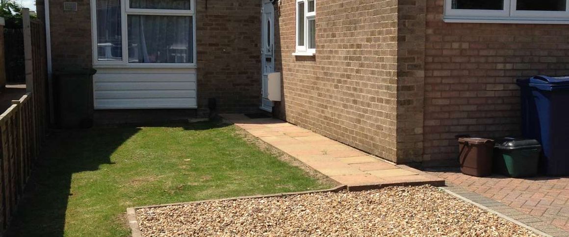 Hithercroft Road Room 5 - Photo 1