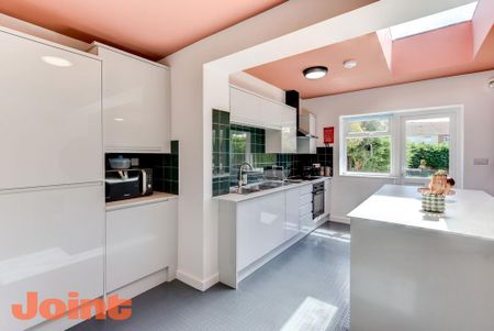 1 bedroom in a house share to rent - Photo 4