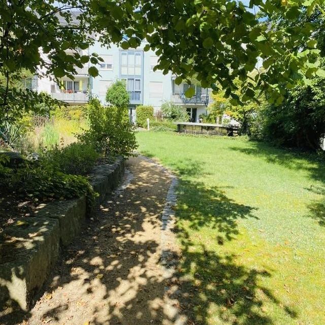 Lieblingsplatz mit WohlfÃ¼hlcharakter, EBK und hofseitiger Terrasse! Ruhig und grÃ¼n! - Photo 1