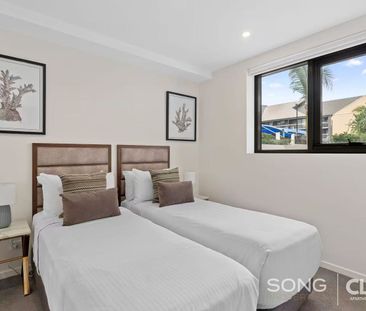 Luxurious 3-Bedroom, 3-Bathroom Villa in the Heart of Surfers Parad... - Photo 6