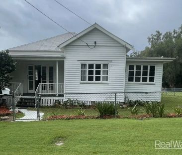 1 Alice Street, Blackstone QLD 4304 - Photo 4