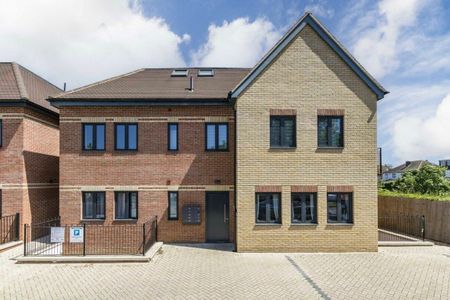 Gunnersbury Avenue, Ealing, W5 - Photo 5