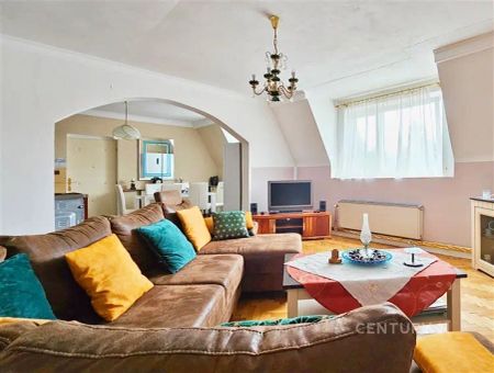 Podkrovní 3+kk s osobitým stylem. Přineste si jen kufry (Dubí – Bystřice) - Photo 2