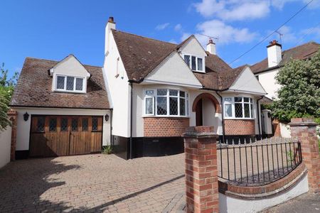 4 bedroom detached house to rent - Photo 3