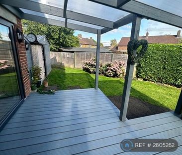 3 bedroom semi-detached house to rent - Photo 5