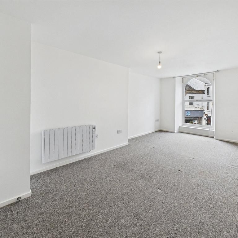 2 bedroom flat to rent - Photo 1
