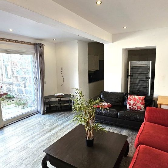 P1758: University Road, Old Aberdeen, Aberdeen - Photo 1