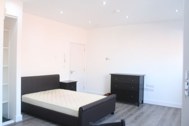 1 Bed Flat, Russell St, RG1 - Photo 1