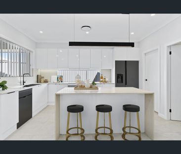 Luxurious Family Living in Wilton! - Photo 3