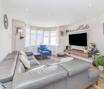 Highland Road, Northwood, HA6 - Photo 2