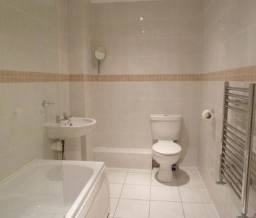 2 bedroom flat to rent - Photo 6