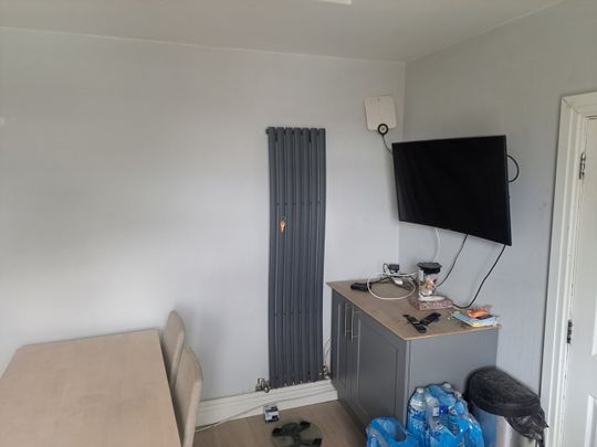 Room in a Shared Flat, Dartmouth Road, NW4 - Photo 1