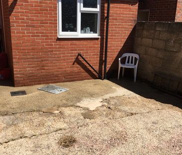 Room in a Shared House, Portswood Road, SO17 - Photo 2