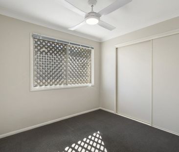 Spacious & Stylish Townhouse in Prime Inner-City Location - Photo 2