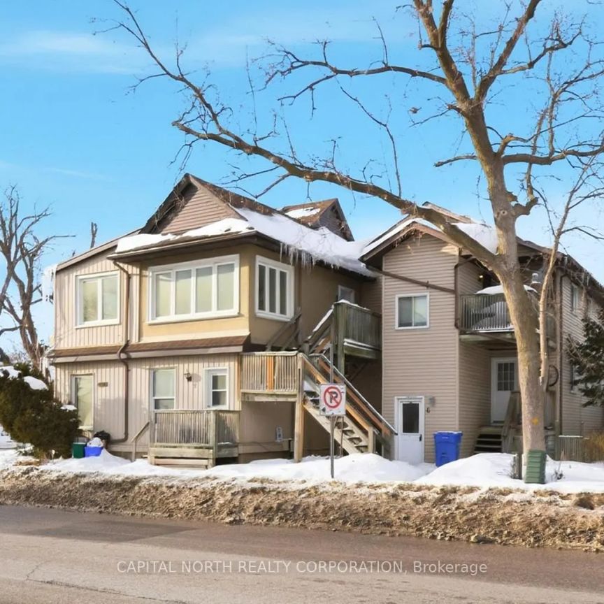 104 Wellington Street E #1 - Photo 1