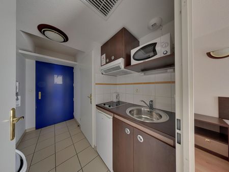 Est de PAU, Haut d'IDRON, Studio Meublé en Résidence récente avec climatisation et parking privé, - Photo 5