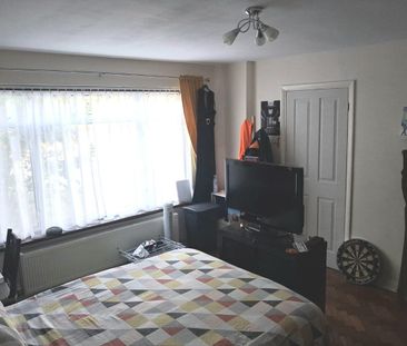 Room in a Shared House, Dacres Road, SE23 - Photo 3